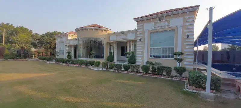 8 kanal Farm House Available For Wedding Function