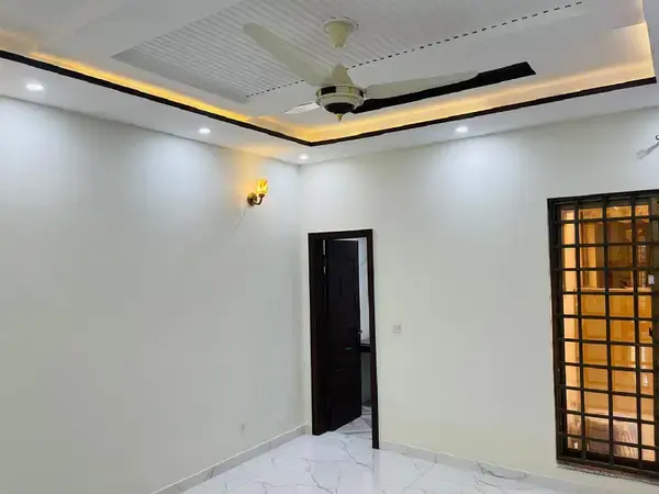 10 Marla House For Rent Available Usman Block Bahria Town Lahore