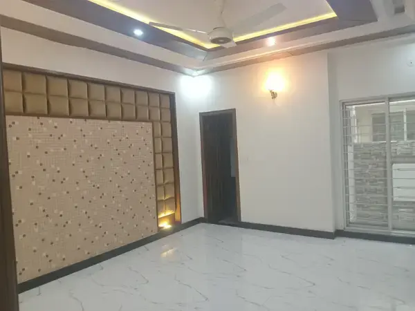 10 Marla House For Rent In Tulip Block Bahria Town Lahore